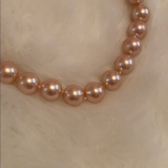 Blush pink pearls with matching earrings - Picture 2 of 8
